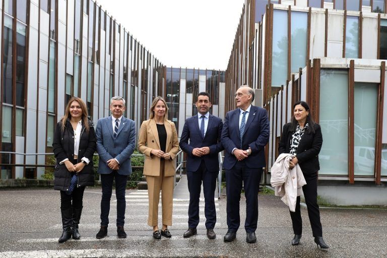 Luis López destaca a excelencia formativa da Universidade de Vigo e reafirma o apoio da Deputación de Pontevedra no primeiro encontro institucional co reitor Manuel Reigosa