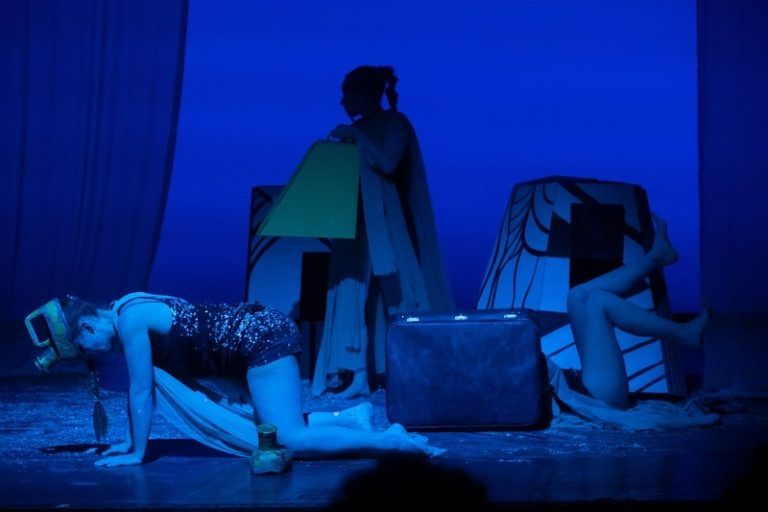 La Xunta concede el primer premio del programa Xuventude Crea en la especialidad de teatro al grupo vigués «As Guapilongas» por la obra Prázdno