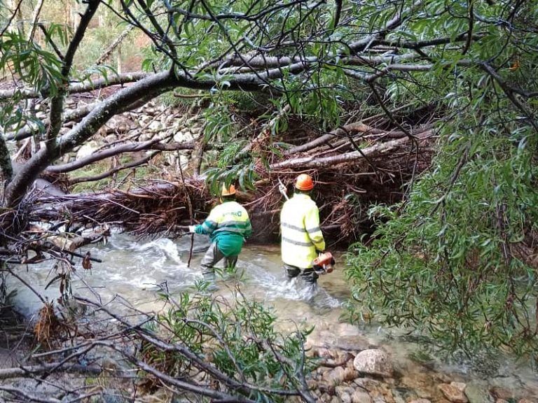 La Xunta ejecuta actuaciones de conservación y limpieza en los trechos interurbanos del río Mougás, en el ayuntamiento de Oia