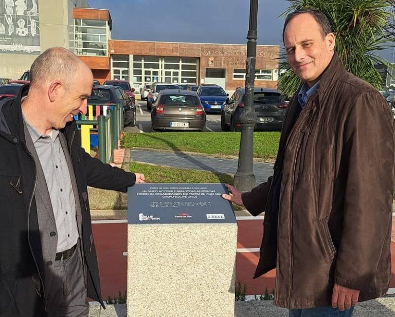 El Puerto de Vigo estrena un paseo de Bouzas más accesible que nunca