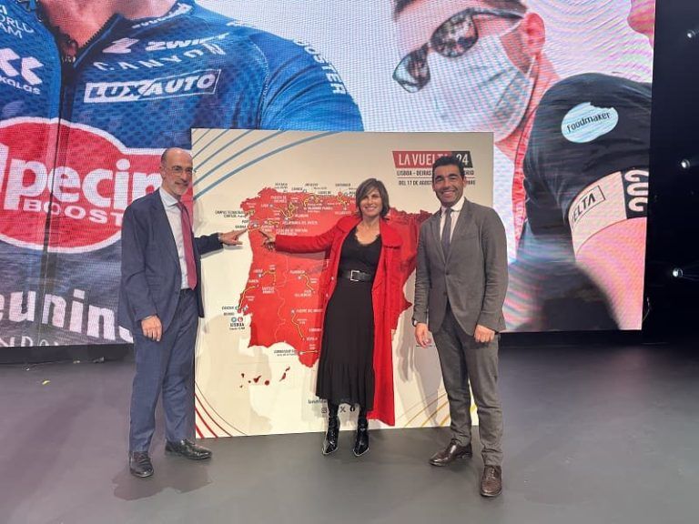 Luis López salienta a aposta estratéxica polo deporte na provincia coa etapa entre Ponteareas e Baiona de La Vuelta 2024
