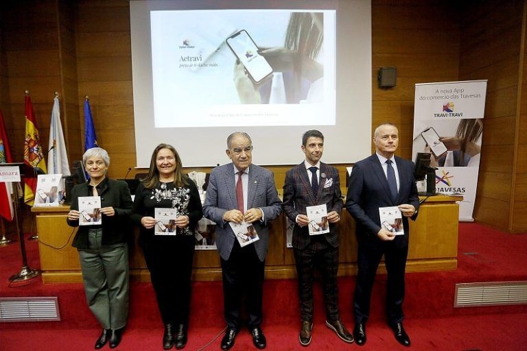 Ana Ortiz anima a la ciudadanía viguesa a consumir en el comercio local a través de iniciativas como la nueva App de Aetravi