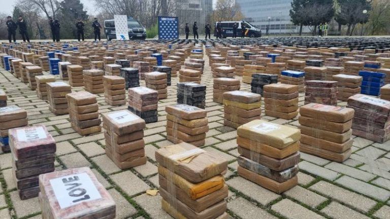 Intervienen 7,5 toneladas de cocaína oculta entre lomos de atún congelado en Vigo
