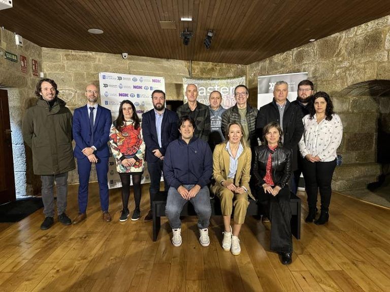 A vicepresidenta da Deputación, Marta Fernández-Tapias, presenta o Campionato Galego de Natación Máster de Inverno que acollerá Ponteareas o vindeiro fin de semana