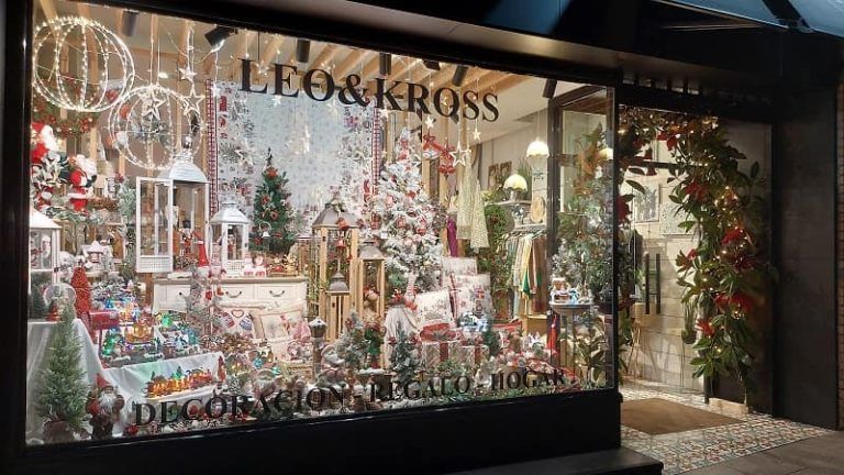 El concurso de escaparatismo de Navidad iluminó más de medio centenar de establecimientos en Vigo