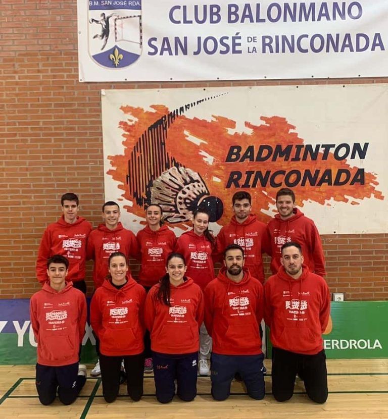 Club Escola Rosalía Peixes Vimar líder de la Liga Nacional de Bádminton