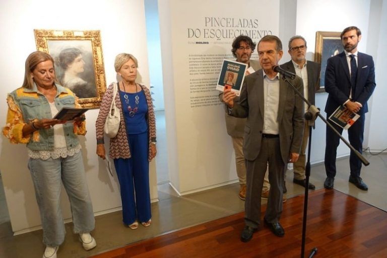 A Pinacoteca amplía ata o 24 de abril a exposición coas obras de Elina Molíns e Branca Chao