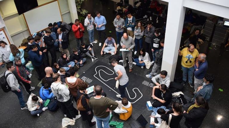 A Competición de Robots da EE Industrial regresará en abril cargada de novidades e cun kit renovado