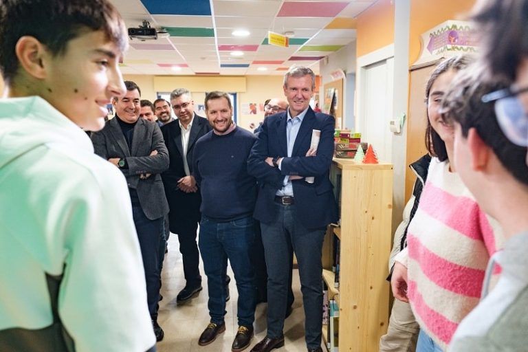 Rueda destaca a los estudiantes gallegos como los mejores embajadores de la comunidad en el extranjero