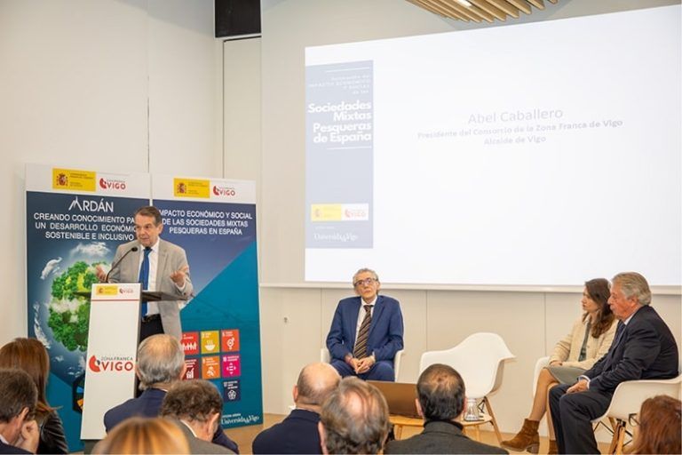 La actividad económica de las Sociedades Mixtas Pesqueras representa una producción de 5.889 millones de euros y 139.254 empleos en el conjunto de la Unión Europea y de terceros países