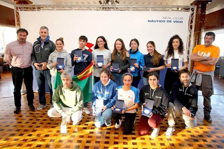 Pablo Cabello e Iria Eguía repiten título en el Trofeo Ría de Vigo de Vaurien, en el que el patrón vigués nunca falla