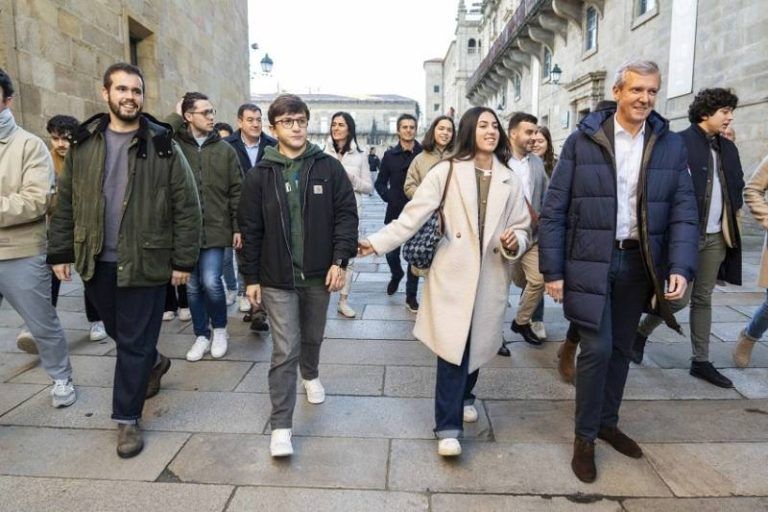 Alfonso Rueda reivindica o aforro de 3.000 € coa gratuidade das matrículas universitarias e a construción de novas residencias: “Seguiremos ofrecendo oportunidades á mocidade”