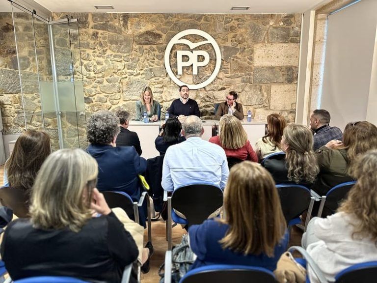 El PP de Vigo reúne al sector de la Abogacía