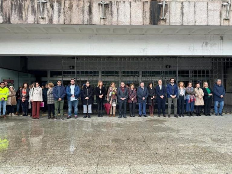 Vigo se solidariza con las familias de las víctimas del incendio de Valencia