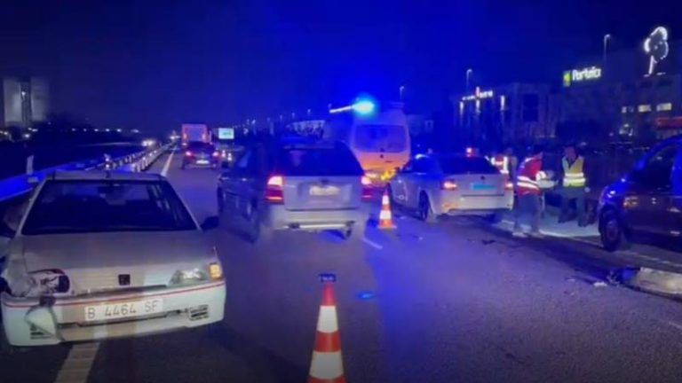 Muere una persona tras el choque entre dos vehículos en la A-55 a su paso por Porriño