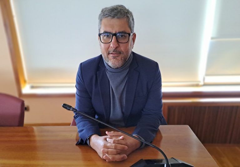 El PP de Vigo acusa a Caballero de “colonizar las instituciones al más puro estilo Sánchez” con la elección de Galovart como Valedora do Cidadán