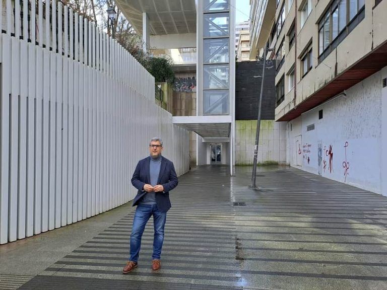 El Partido Popular denuncia que el ascensor del Parque Camilo José Cela lleva un mes averiado y reclama un mejor mantenimiento del Vigo Vertical