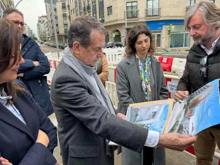 El ascensor panorámico entre Romil e Hispanidade tendrá capacidad para 13 personas y estará terminado antes de fin de año
