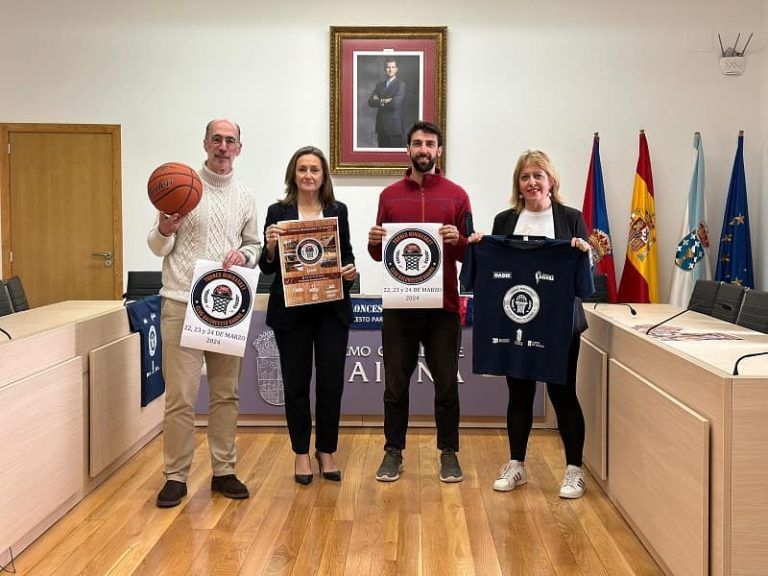 A vicepresidenta da Deputación Luisa Sánchez exemplifica no Torneo de Minibasket a importante aposta do Club Baloncesto Baiona polo deporte base