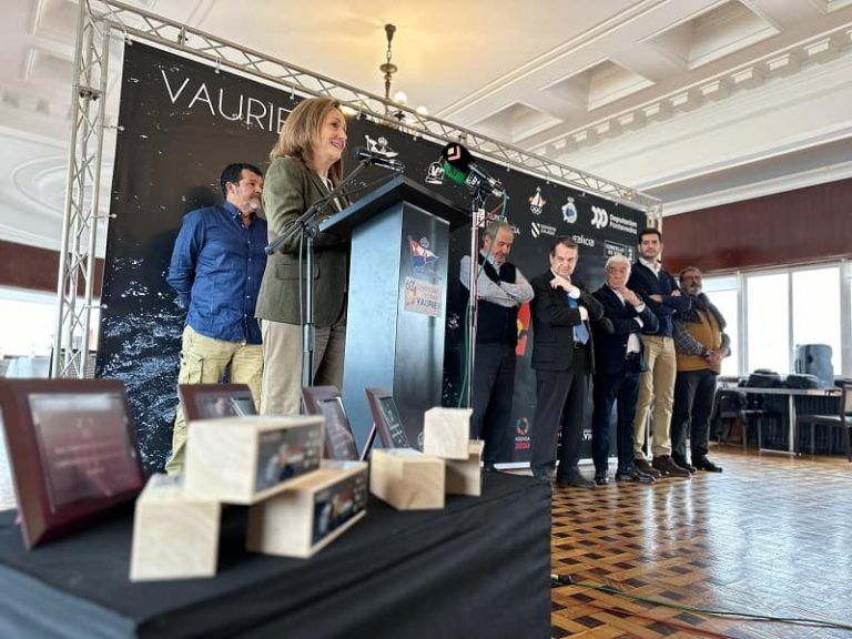 A vicepresidenta da Deputación Luisa Sánchez destaca o “lugar privilexiado” de Vigo na vela na presentación do Campionato de España Clase Vaurien