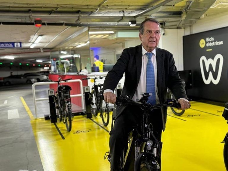 Abel Caballero: “Vigo inicia un tempo novo coa posta en marcha dun servizo de bicicletas eléctricas”