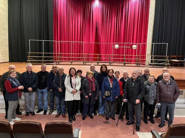 A Xunta colabora na mellora do local social da vsociación de veciños viguesa Monte da Mina de Castrelos cunha achega de 12.000€