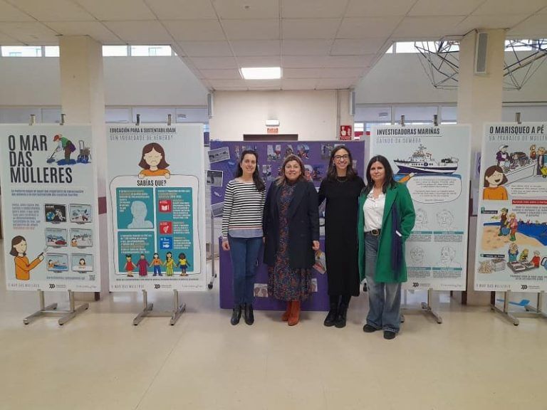A deputada Sandra Bastos inaugura a mostra “Achegas das mulleres á sustentabilidade do mar” no IES vigués do Castro
