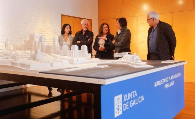 La réplica de la maqueta del Plan Palacios vuelve a Vigo tras exhibirse en Madrid cuatro meses con motivo del 150 aniversario del nacimiento del arquitecto porriñés