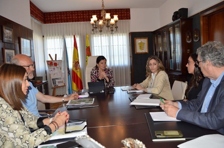 A deputada de Infraestruturas Públicas, Isabel Couselo, visita o Concello de Mos para analizar a situación das estradas provinciais ao seu paso pola vila