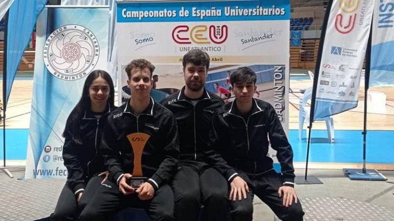 A UVigo, bronce por equipos no CEU de bádminton