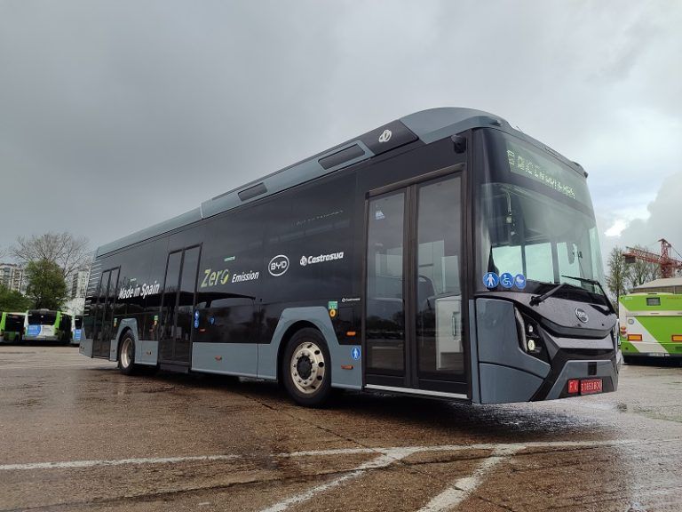 Vigo proba un novo modelo de bus eléctrico