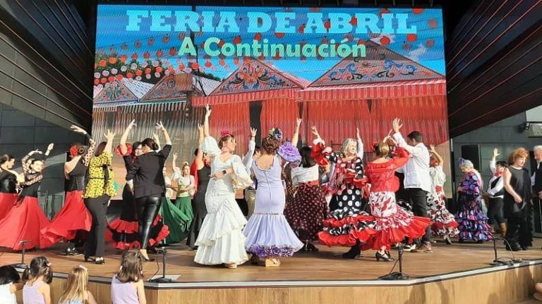 La Casa de Andalucía de Vigo y Vialia celebran la Feria de Abril