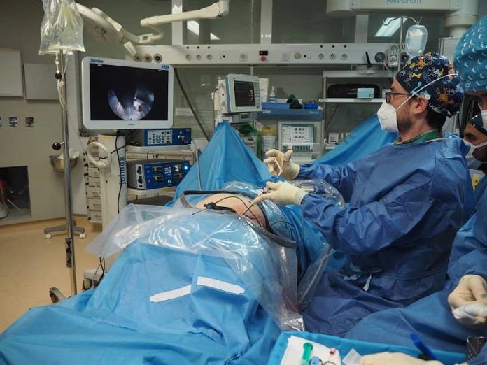Operación endoscopica de hernia lumbar en Vithas Vigo-min