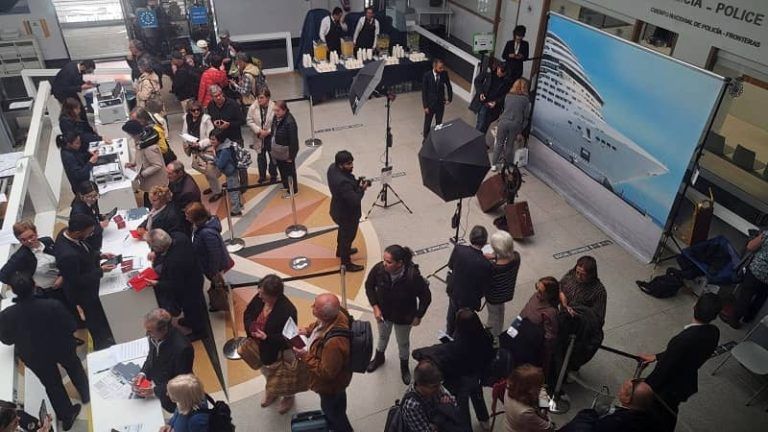 El Puerto de Vigo acoge con gran éxito la operativa de embarque y desembarque a bordo del MSC Preziosa