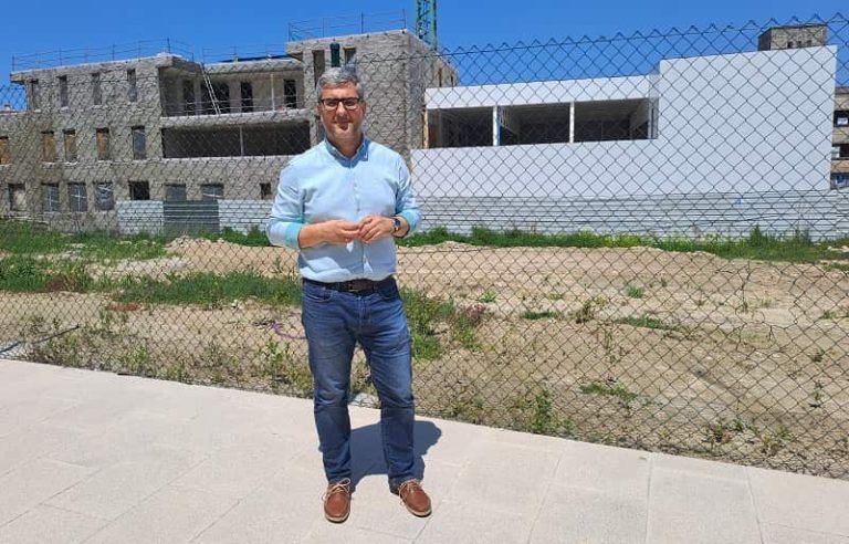 El PP de Vigo acusa a Abel Caballero de ocultar el sobrecoste del nuevo parque de bomberos de Esturáns, que no entrará en servicio hasta 2025