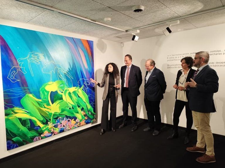 Llega a Vigo una exposición de la artista viguesa Elena Alonso sobre los bosques de algas gallegos