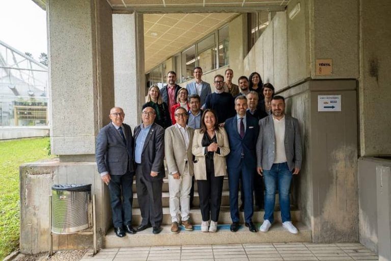 Ana Ortiz muestra a los hosteleros la «excepcional oferta formativa» de la Escuela de Hostelería del CIFP Manuel Antonio, el mayor centro educativo de Vigo