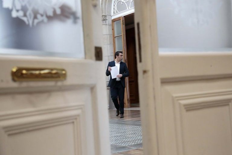 Luis López insta ao Ministerio de Transportes a aclarar se “garda indefinidamente nun caixón” o proxecto de autoestrada Pontevedra-Ourense
