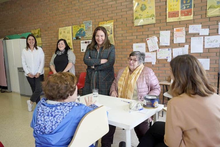 A delegada da Xunta en Vigo salienta o labor social que realiza a Asociación e Escola Xaruma de saúde mental