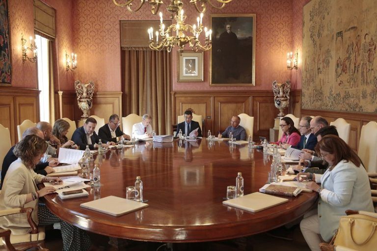 Luis López salienta que o Plan +Provincia mobiliza esta semana 1,5 millóns de euros para impulsar investimentos en 11 concellos