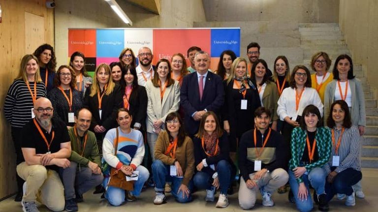 Xestores dixitais dunha trintena de universidades debaten en Vigo sobre os fíos que tecen as redes sociais na comunicación institucional