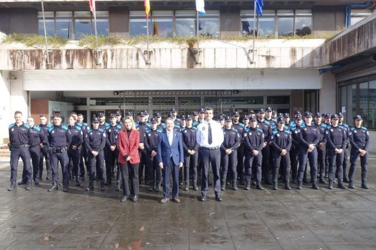 A Policía Local especialízase para identificar falsificacións de billetes e moedas de curso legal