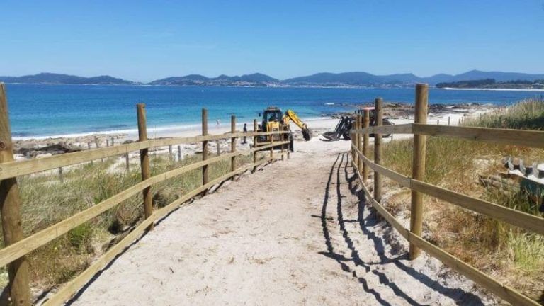 O Concello mellora o acceso á praia do Baluarte
