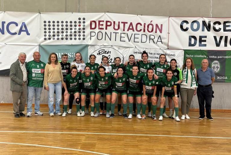 A vicepresidenta provincial Luisa Sánchez asiste ao partido de playoff entre o Bembrive e o CN Caldes F