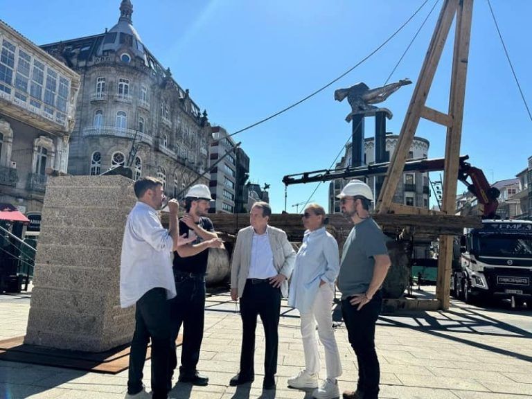 Caballero visita a montaxe da construción para o TAC! Festival de Arquitectura Urbana