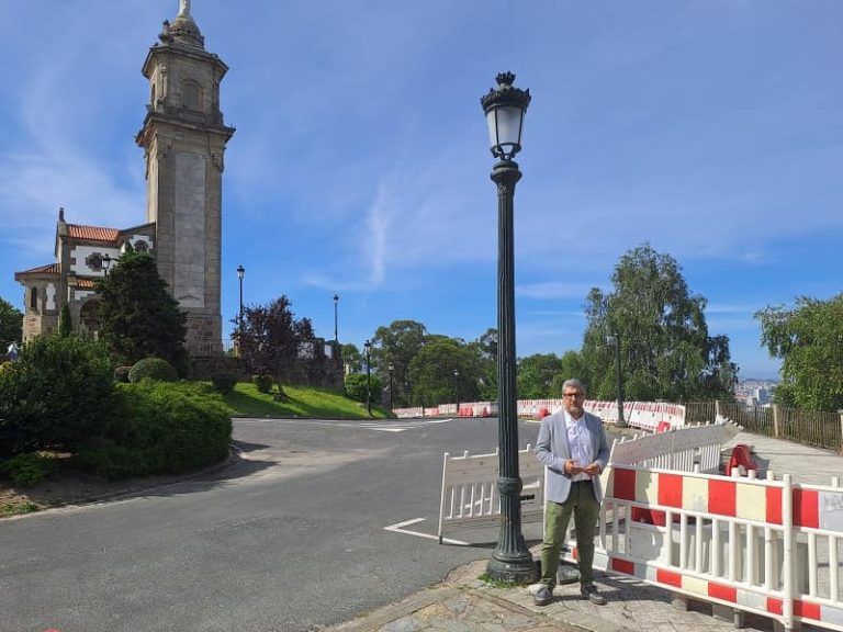 El PP de Vigo reclama la reparación del paseo de A Guía, que cumple dos años “vallado y abandonado por el Gobierno de Abel Caballero”