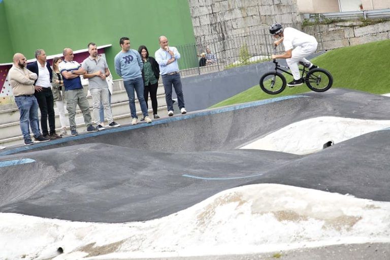 Luis López destaca o medio millón de euros investido pola Deputación na área de deportes urbanos de Mondariz para afondar na modernización das infraestruturas