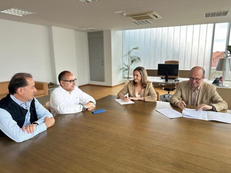 Deputación e Xunta renovan o convenio coa Asociación Amigos da Ópera de Vigo incrementando ata os 60.000 euros o apoio á tempada lírica que arranca en setembro