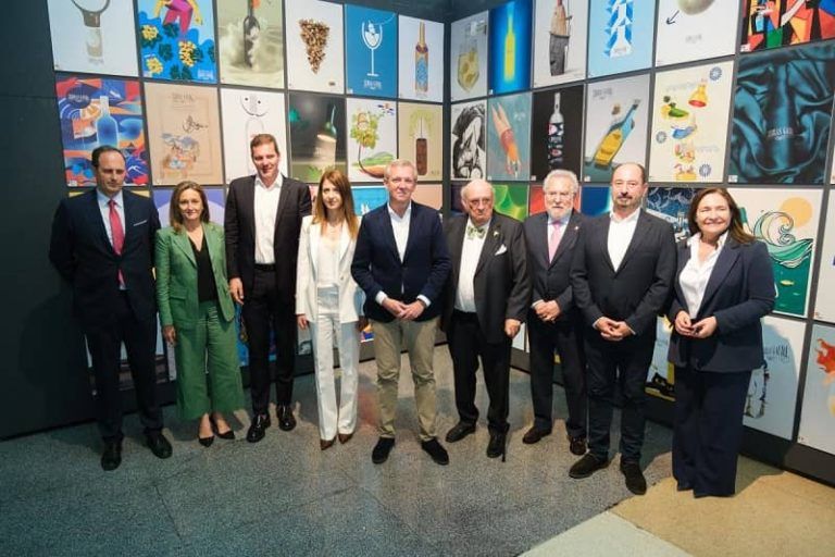 Rueda destaca la labor de la Bienal de Cartelismo Terras Gauda en el fomento de la promoción de la cultura y la Marca Galicia a nivel global