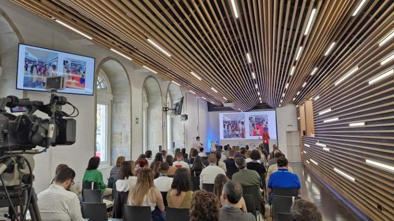 Experiencia Grow Up 2024 reúne en Zona Franca a más de un centenar de profesionales del marketing y la comunicación